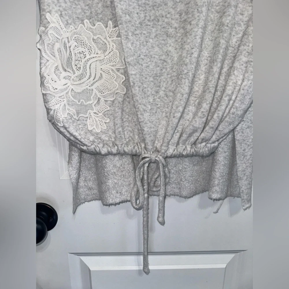 Hummingbird Grey Sweater Top - Picture 3 of 9